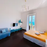 Blue Sea View Apartment *
