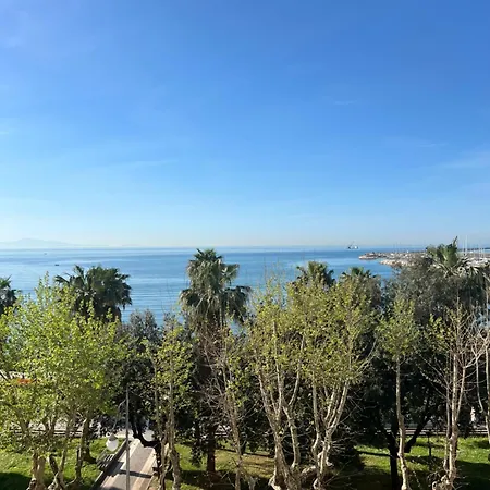 Blue Sea View Apartment *